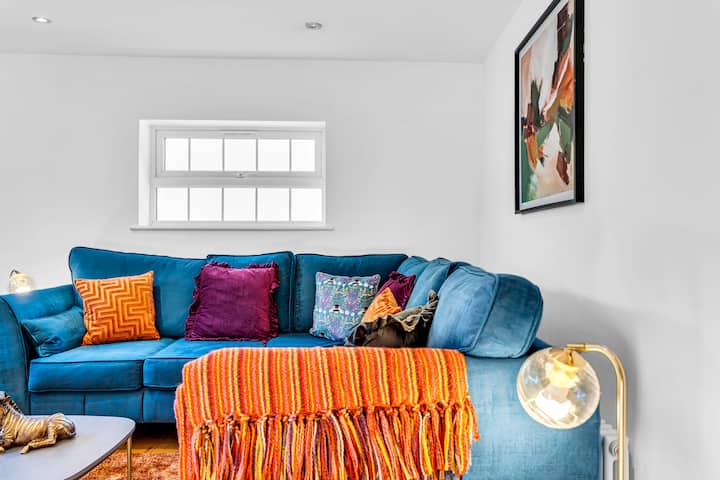 Spacious | Contractor | 7 Bd | 2.5 Bth | Sleep 14 - Chester, UK