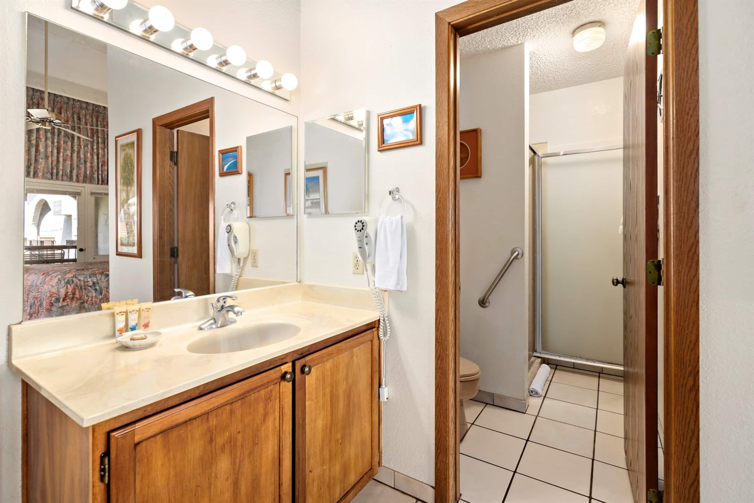 Maui Hill 2BR | Ocean View, Pool & King Beds - Image 19