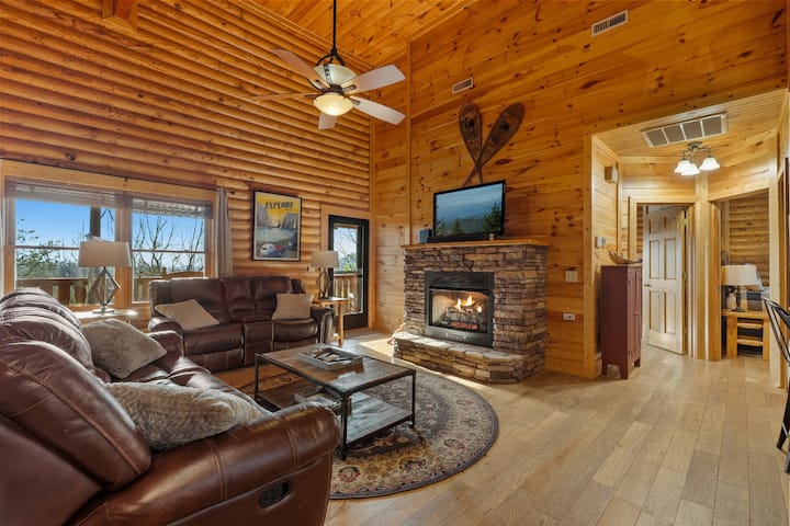 Stunning 3bd Cabin W/ Hot Tub +Firepit +Mntn Views - Wears Valley, TN