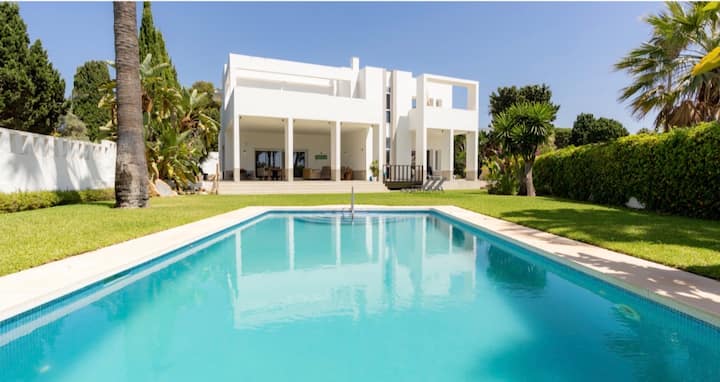 Beach Villa In Los Monteros - Marbella