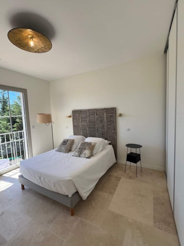 Bel Appartement Avec Terrasse, Aix-en-provence - Meyreuil