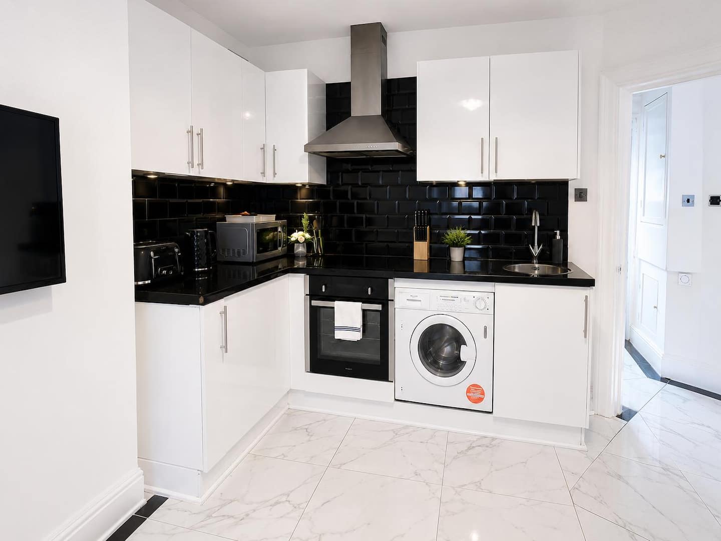 2-Bed Apartment — London Bridge