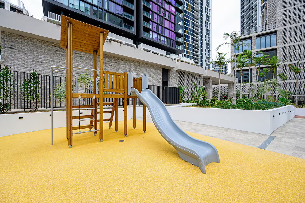 Luxurious Stylish Courtyard View