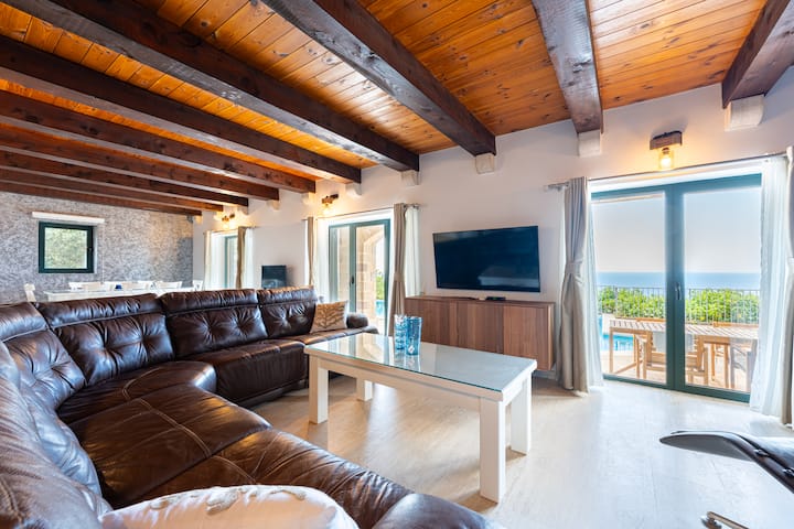 Exclusive 4bd Villa With Pool & Sea View - Montenegro