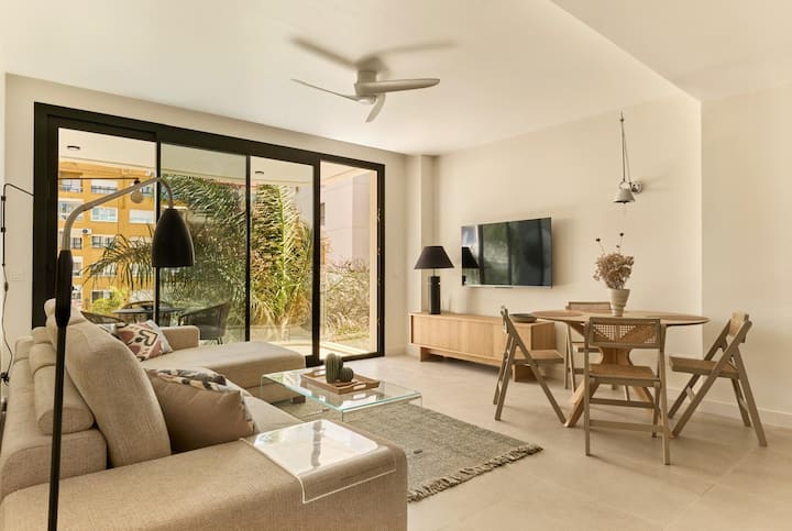 Beach View 2 Bed Apartment In Estepona Centre - Estepona