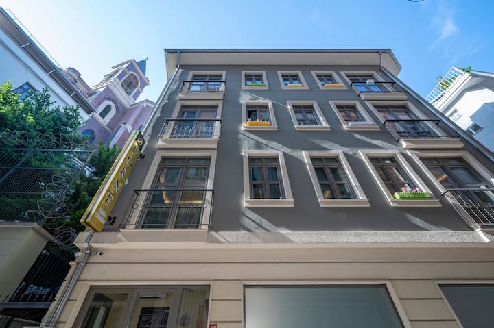 Apartments In The Hotel Building For The Group - Beyoğlu