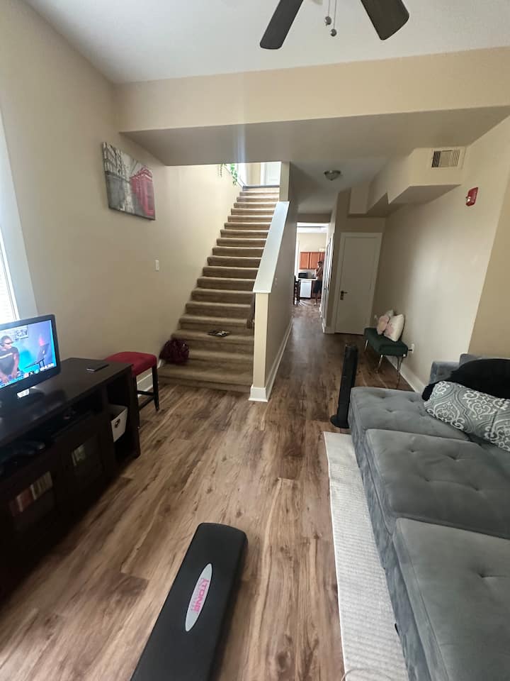A 3 Story, 2 Bed Loft Located Downtown Beaumont - Lake Davis, Vidor