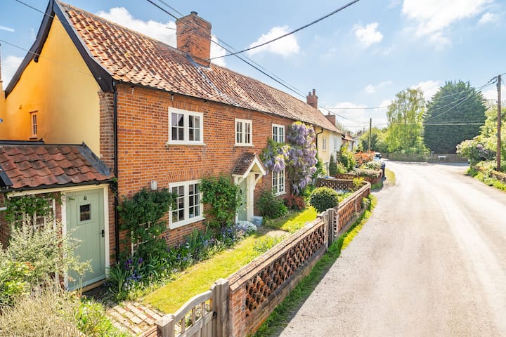 8 Cross Street - Diss