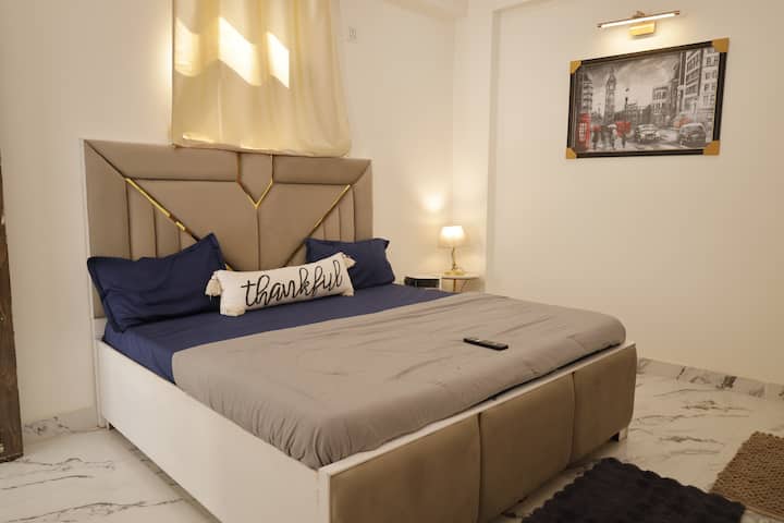 Nishine Modern Stays|near Igi Airport |Yashobhoomi - Delhi