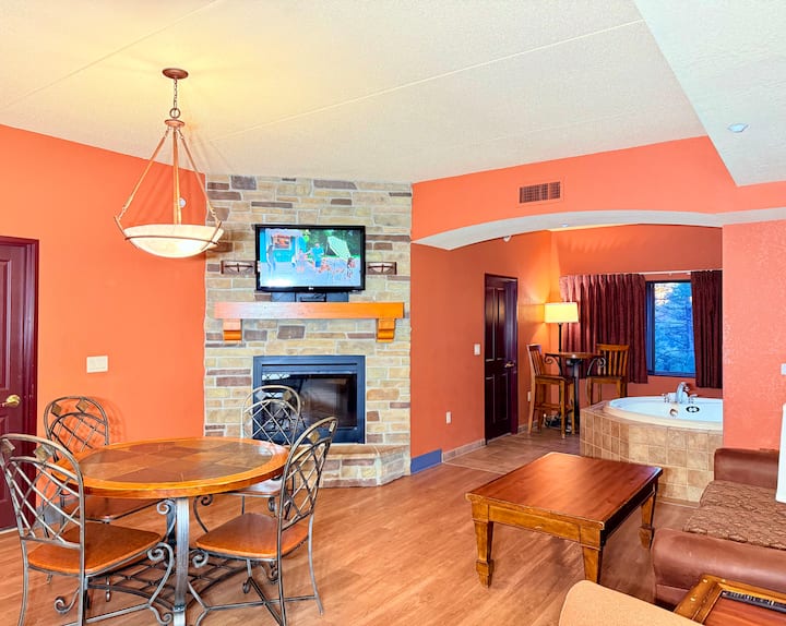 3-br/3ba+jacuzzi+fireplaces+free Waterpark Passes! - Wisconsin Dells, WI