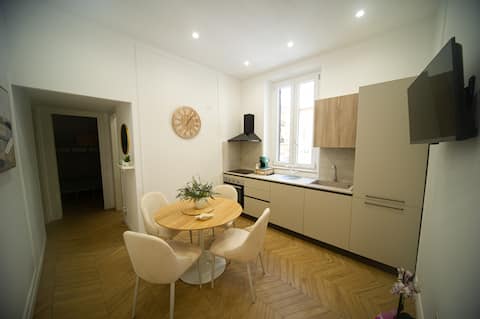 Annuncio Airbnb popolare: Modern Apartment: Sea & Borgo Nettuno 5 minutes away a Nettuno