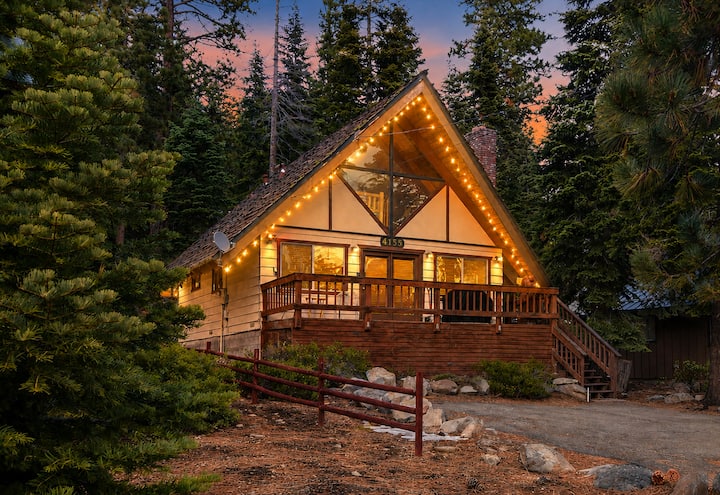 2-min Walk To Lake - Moose Cabin Centrally Located - North Lake Tahoe