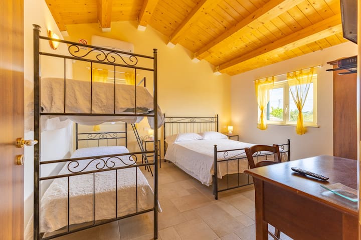 Alla Corte Di Nonna Maria - 4 Pax - Pozzallo