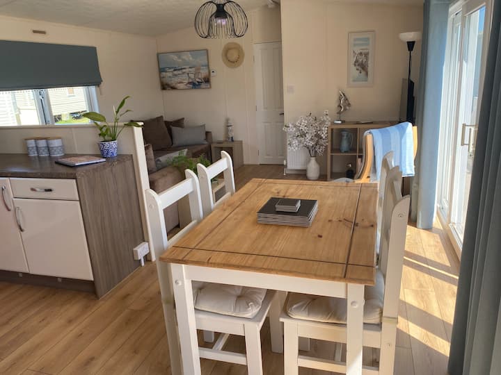 Sea Sanctuary, Sleeps 4-6, Coastal Retreat - Brixham