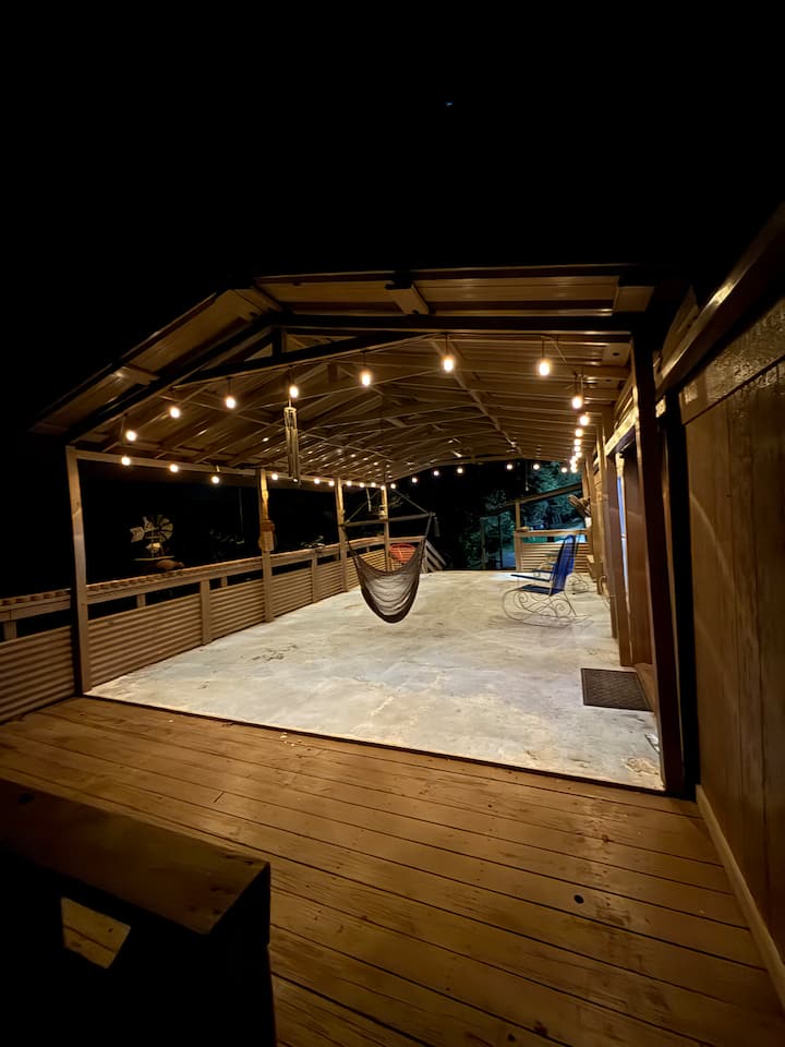 Hideout Retreat - Wimberley, TX