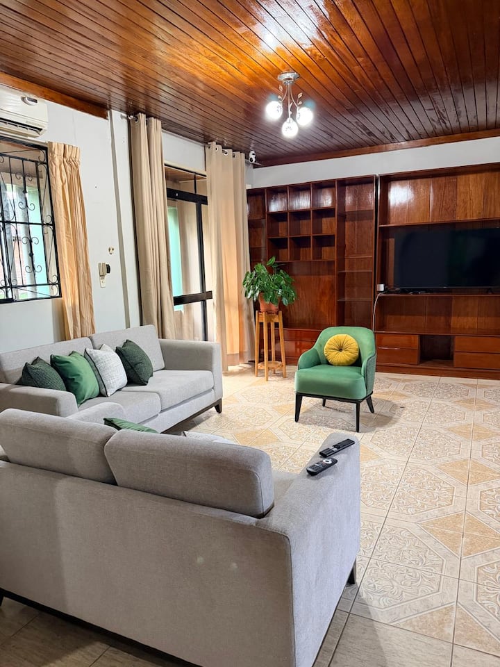Espacio Familiar Confortable - Puerto Maldonado