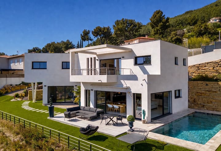 Villa Architecte - Piscine - Vue Magnifique - 8 P. - Le Pradet