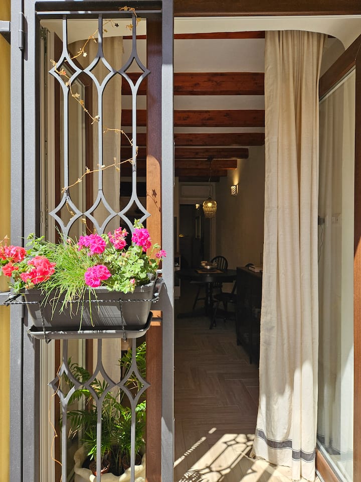 Tiny Villanova House With Nice Patio And Parking - Cagliari