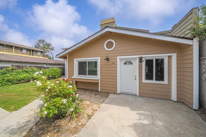 Newly Built 1 Br/1b Rose Park, Long Beach - Long Beach, CA