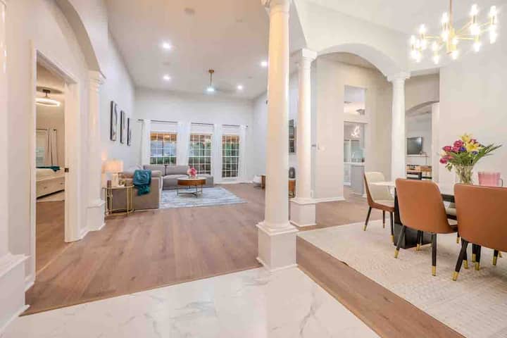 Updated Spacious House 2 Car Garage - Adventure River, Memphis