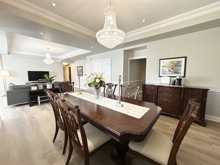Newly Renovated 2br 1400ft² Garden-level Suite - Newmarket