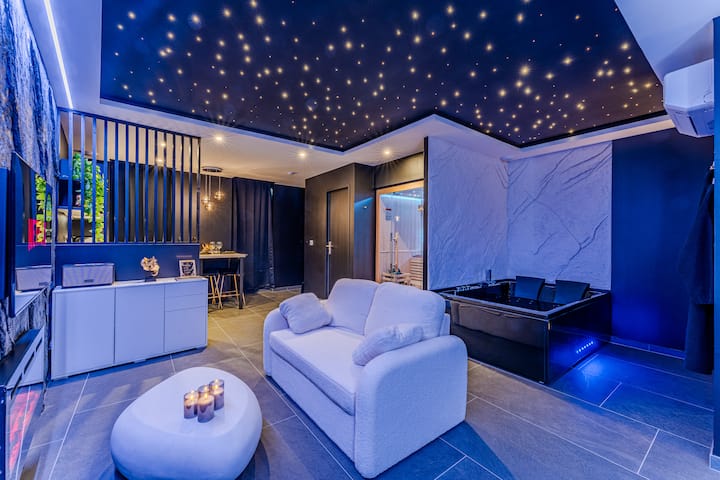 Le Céleste | Loveroom Immersive & Spa Privatif - Lesparre-Médoc