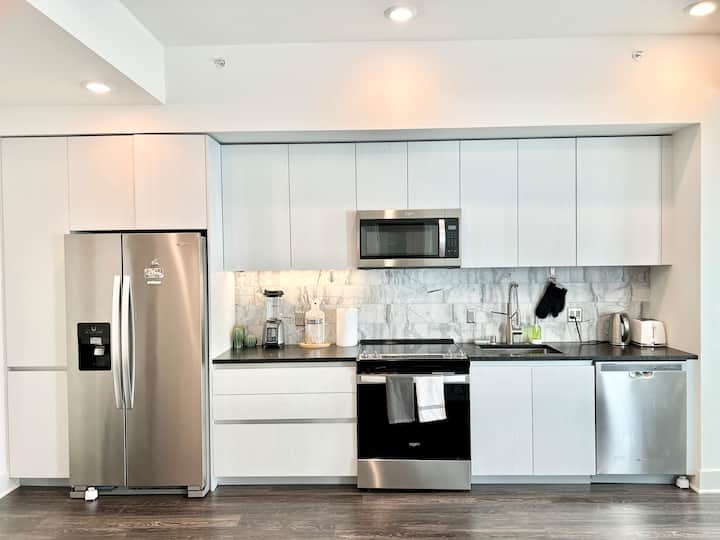 Lovely 1bedroom In Hollywood W/free Parking&pool - San Fernando Valley, CA