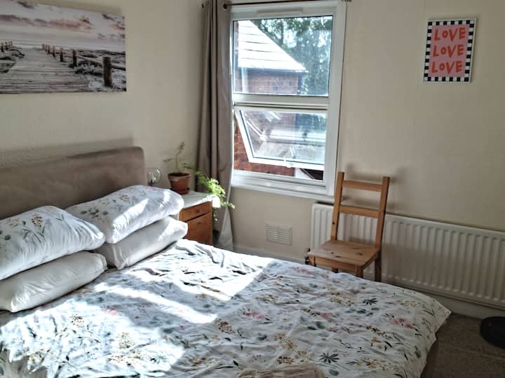 The Beach Rm, Comfy Double, Short Or Long Stay - Reading