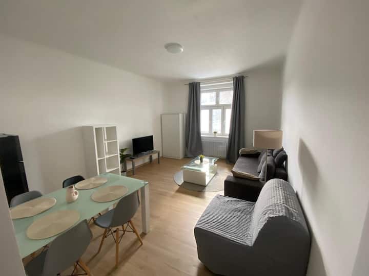 Cozy & Spacious Apartment For 6 Guests In Prague - Praga