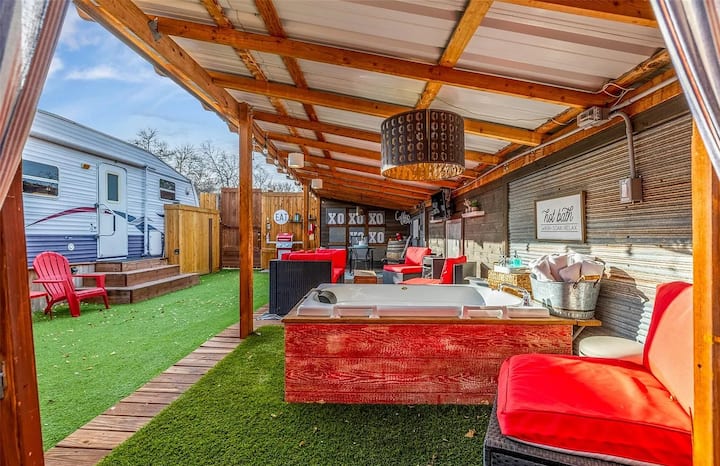 The Untamed Hideaway A.k.a Love Shack - Lakewood, CO