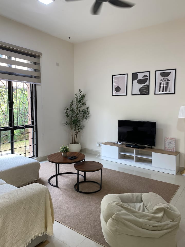 Cozy And Spacious 5 Bedroom Homestay - Kajang