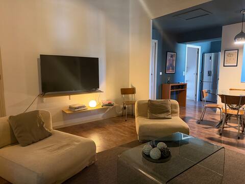 Popular Airbnb listing: Quiet apartment 2 steps from Intramuros in Avignon