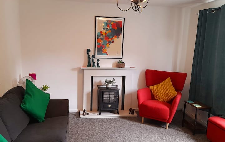 Number One - A Colourful Family Friendly Space! - Lulworth Cove