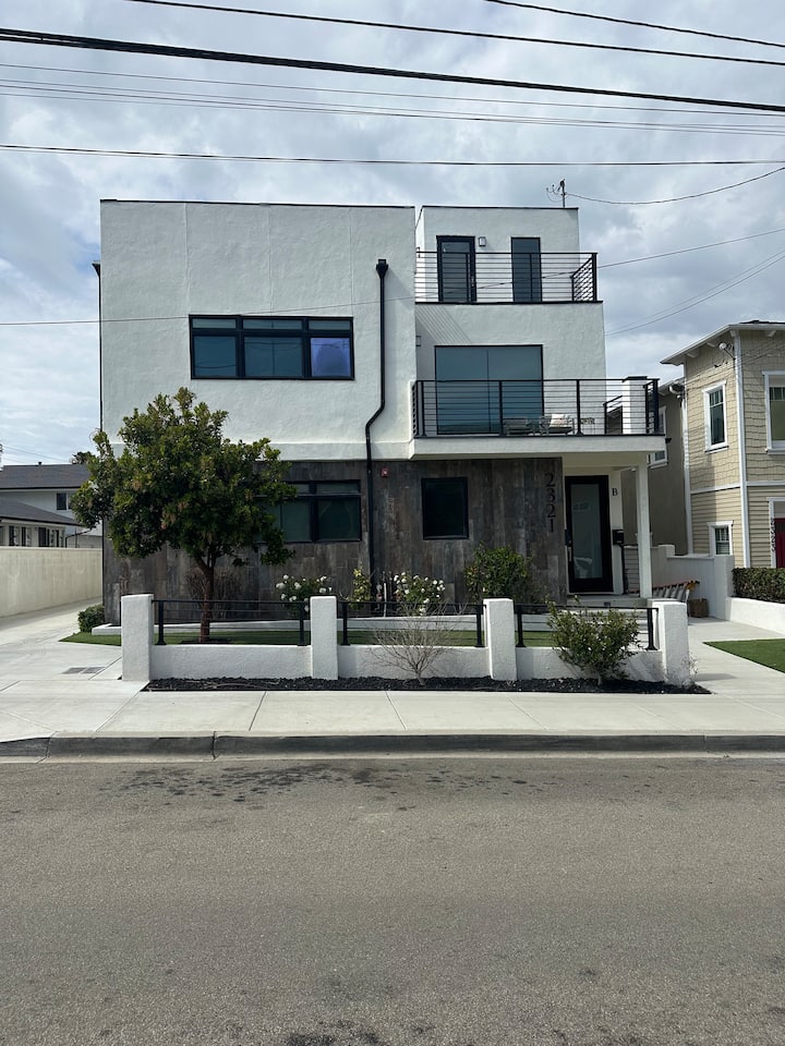 Luxurious Modern Apartment - Unit B - Redondo Beach, CA