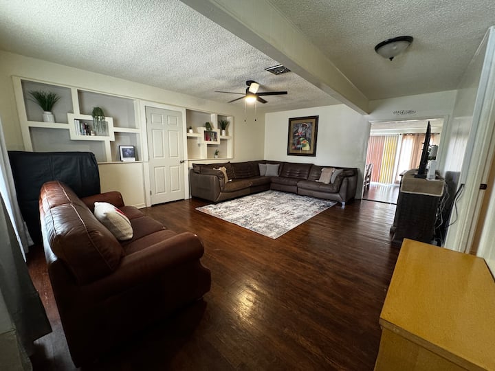 4br Cozy & Spacious Relaxing Stay - Brownsville, TX
