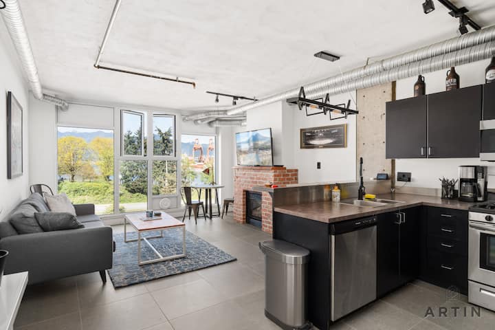 Heritage 1br Gastown Gem | In-suite Laundry - Vancouver