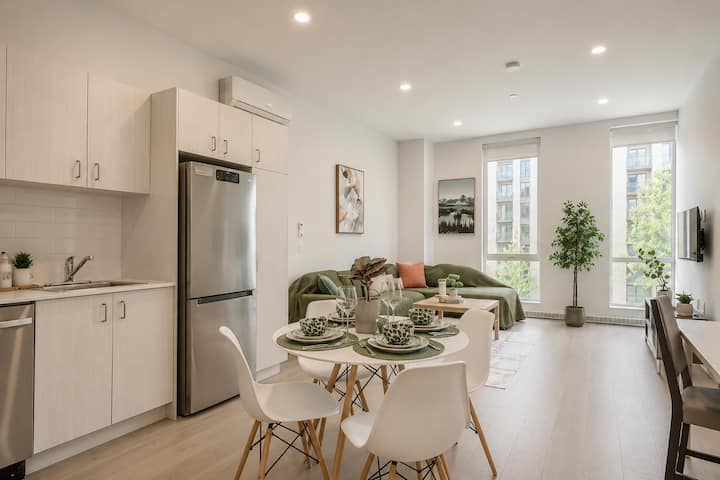 Center Downtown - 2 Beds - Olympic Stadium