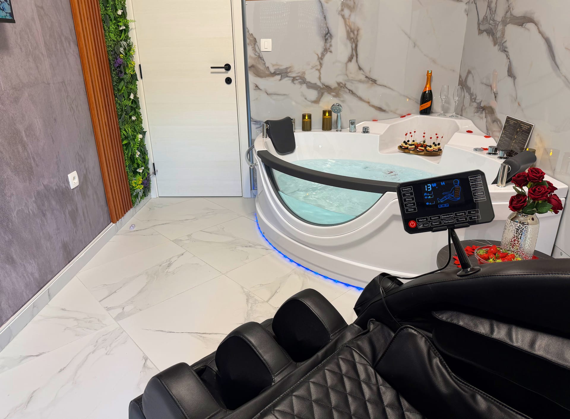 Presidential Suite with SPA Jacuzzi, Apollo 11