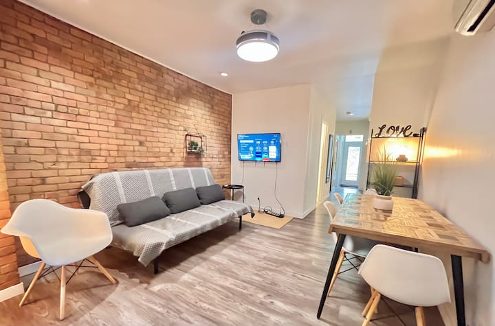 Stylish Apartment In Dt Montreal | Parking | 3 Bdr - Laval, Canadá