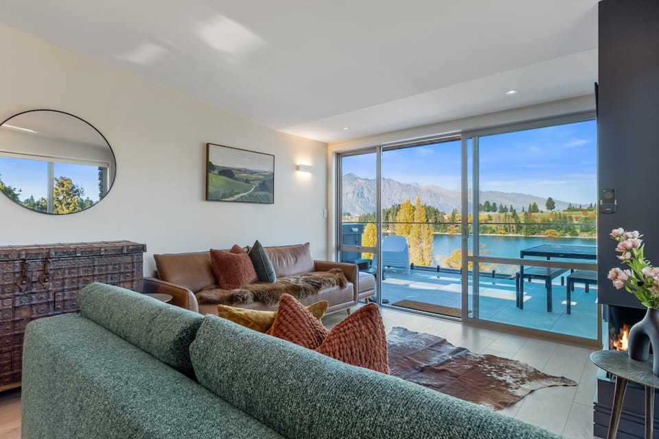 Rahiri Penthouse, above Lake Wakatipu, Queenstown, Otago, New Zealand, photo 5 of 10