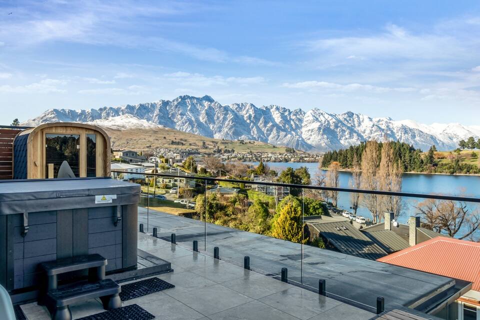 Rahiri Penthouse, above Lake Wakatipu, Queenstown, Otago, New Zealand, photo 3 of 10