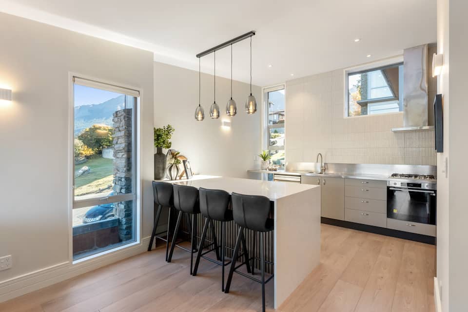 Rahiri Penthouse, above Lake Wakatipu, Queenstown, Otago, New Zealand, photo 6 of 10