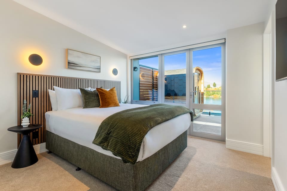 Rahiri Penthouse, above Lake Wakatipu, Queenstown, Otago, New Zealand, photo 7 of 10