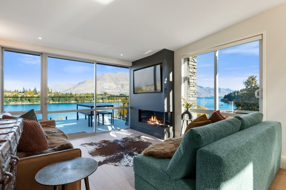 Rahiri Penthouse, above Lake Wakatipu, Queenstown, Otago, New Zealand, photo 4 of 10