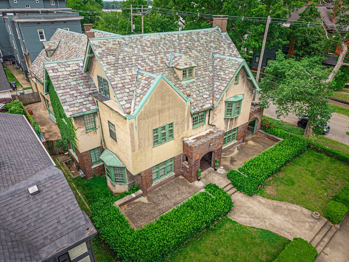 The Castle On First | King - Evansville, IN