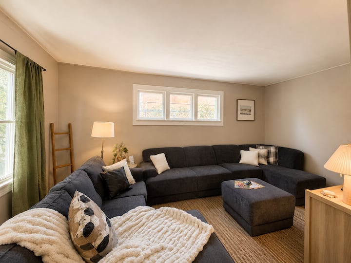 5 Min To Lake Michigan! Private Yard With Firepit. - Sheboygan, WI