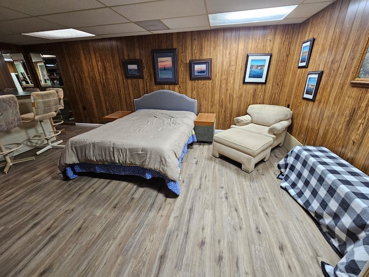 7 Acre Woods: A Unique B&b 2 Bed - Kansas City, KS