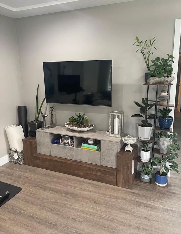 Modern Zen Indoor & Outdoor Retreat In Kirkland - Kirkland, WA