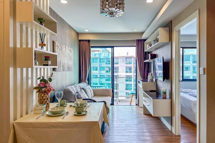 Lush 1br @ Dusit Grand Park-heart Of Jomtien Beach - Pattaya City