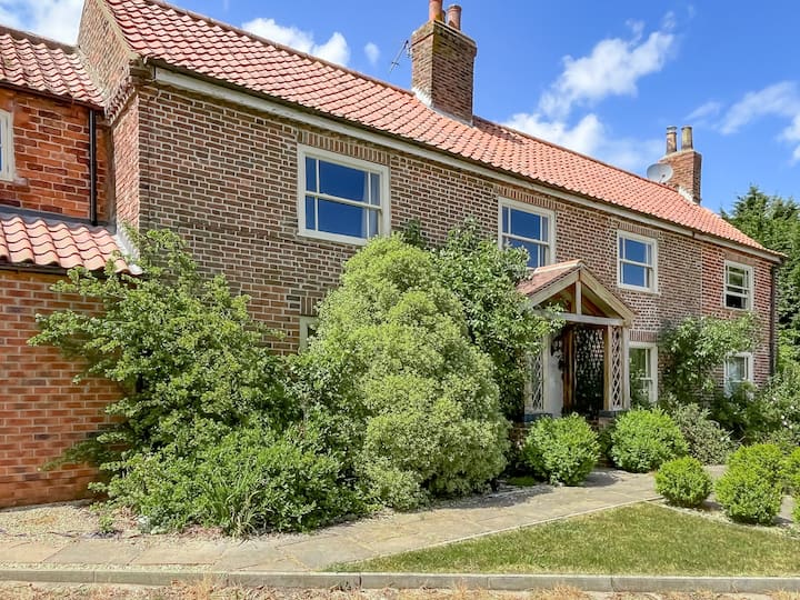 Crown House - Mablethorpe